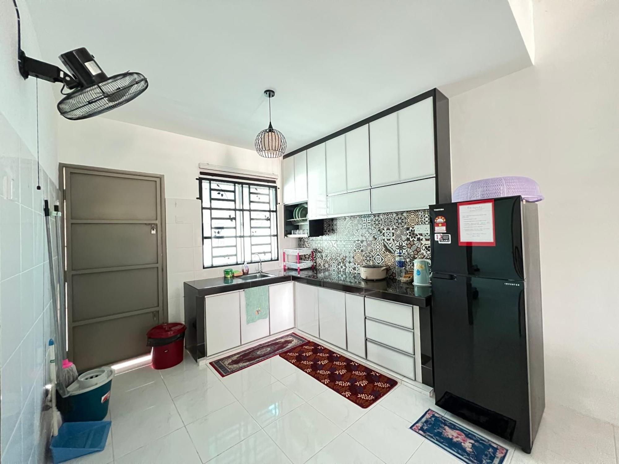 Chempaka Homestay Seri Iskandar Exterior foto